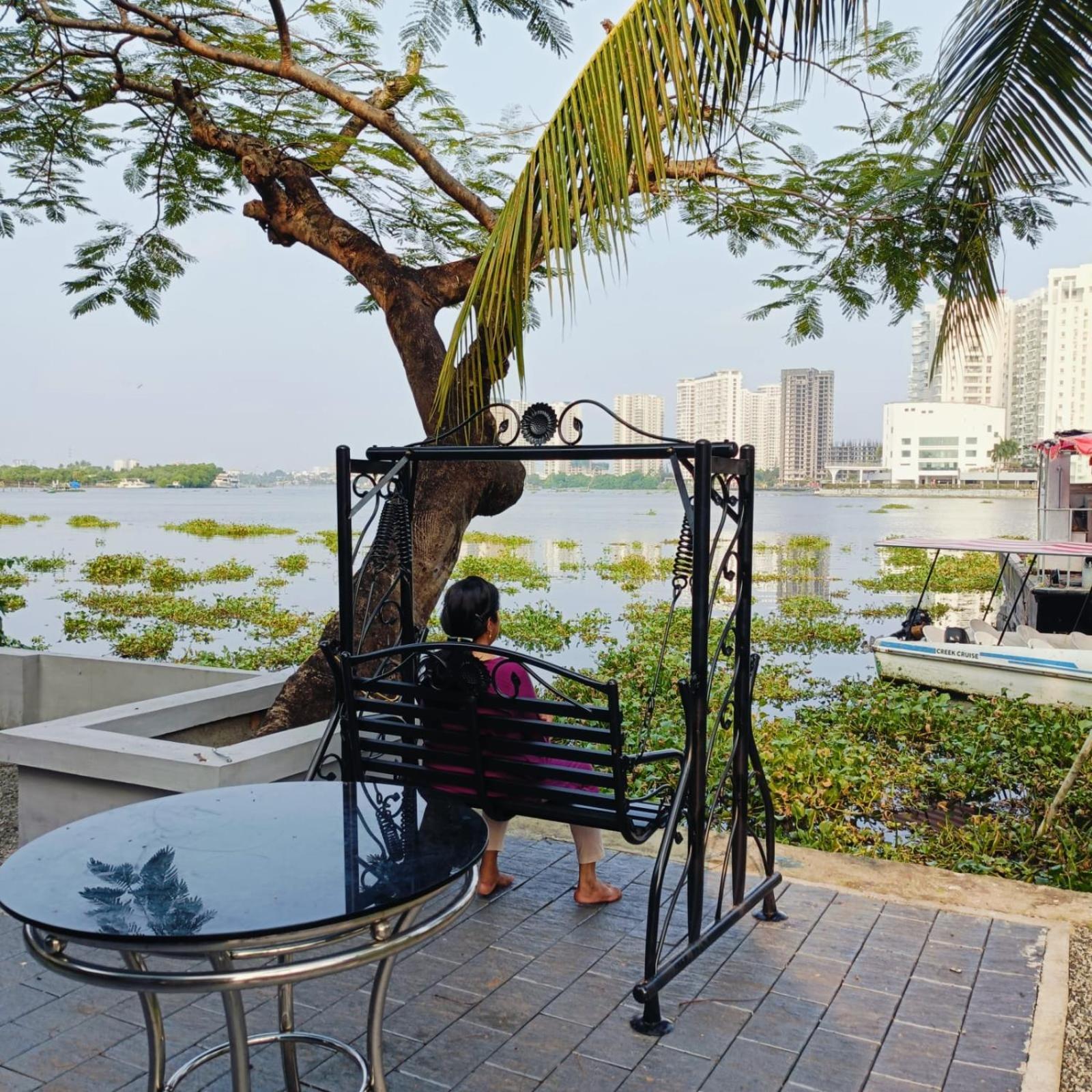 Marina Lounge Hotell Kochi Exteriör bild
